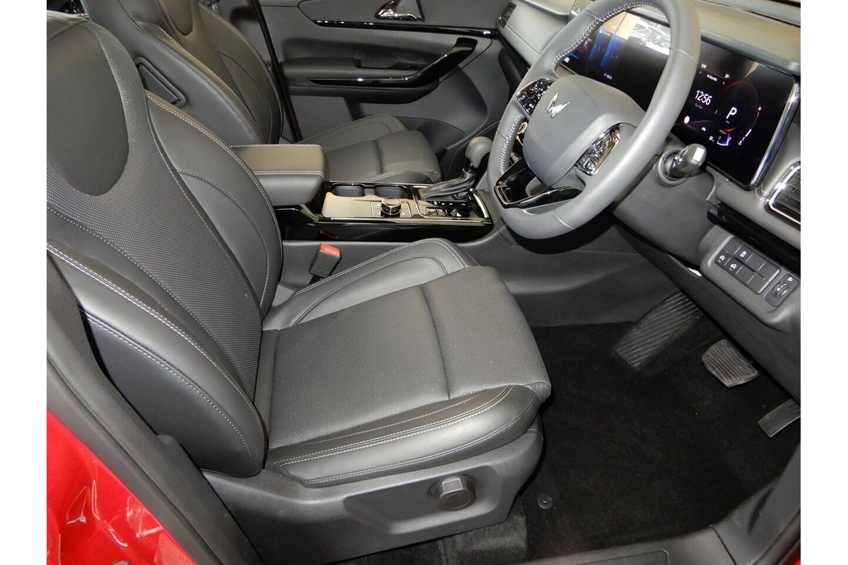 2025 Mahindra XUV700 AX7L