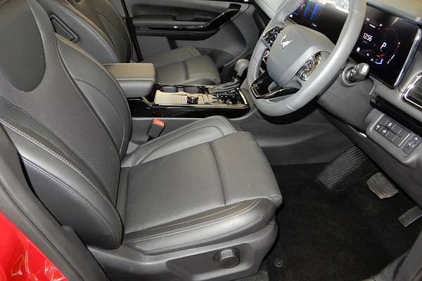 2025 Mahindra XUV700 AX7L