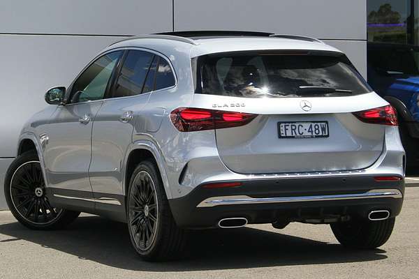 2025 Mercedes-Benz GLA-Class GLA200 H247