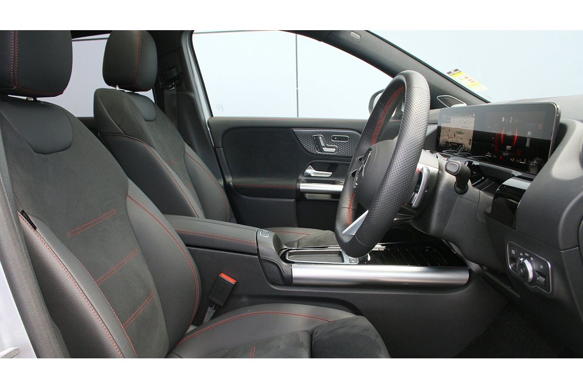 2025 Mercedes-Benz GLA-Class GLA200 H247