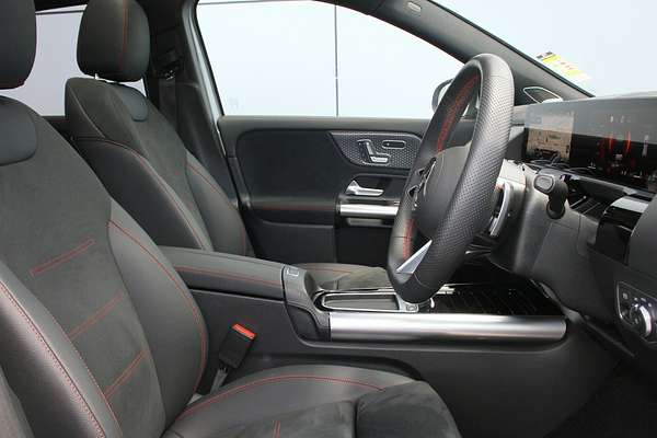 2025 Mercedes-Benz GLA-Class GLA200 H247