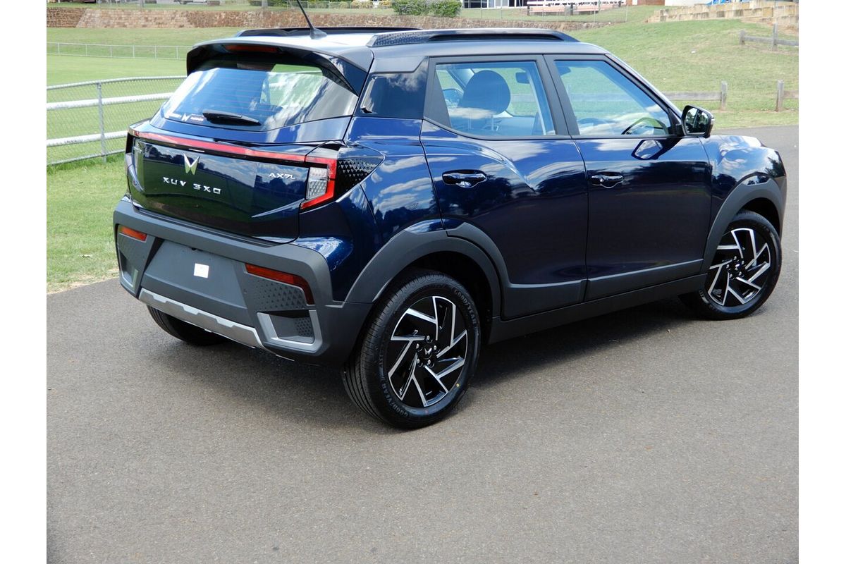 2025 Mahindra XUV 3XO AX7L