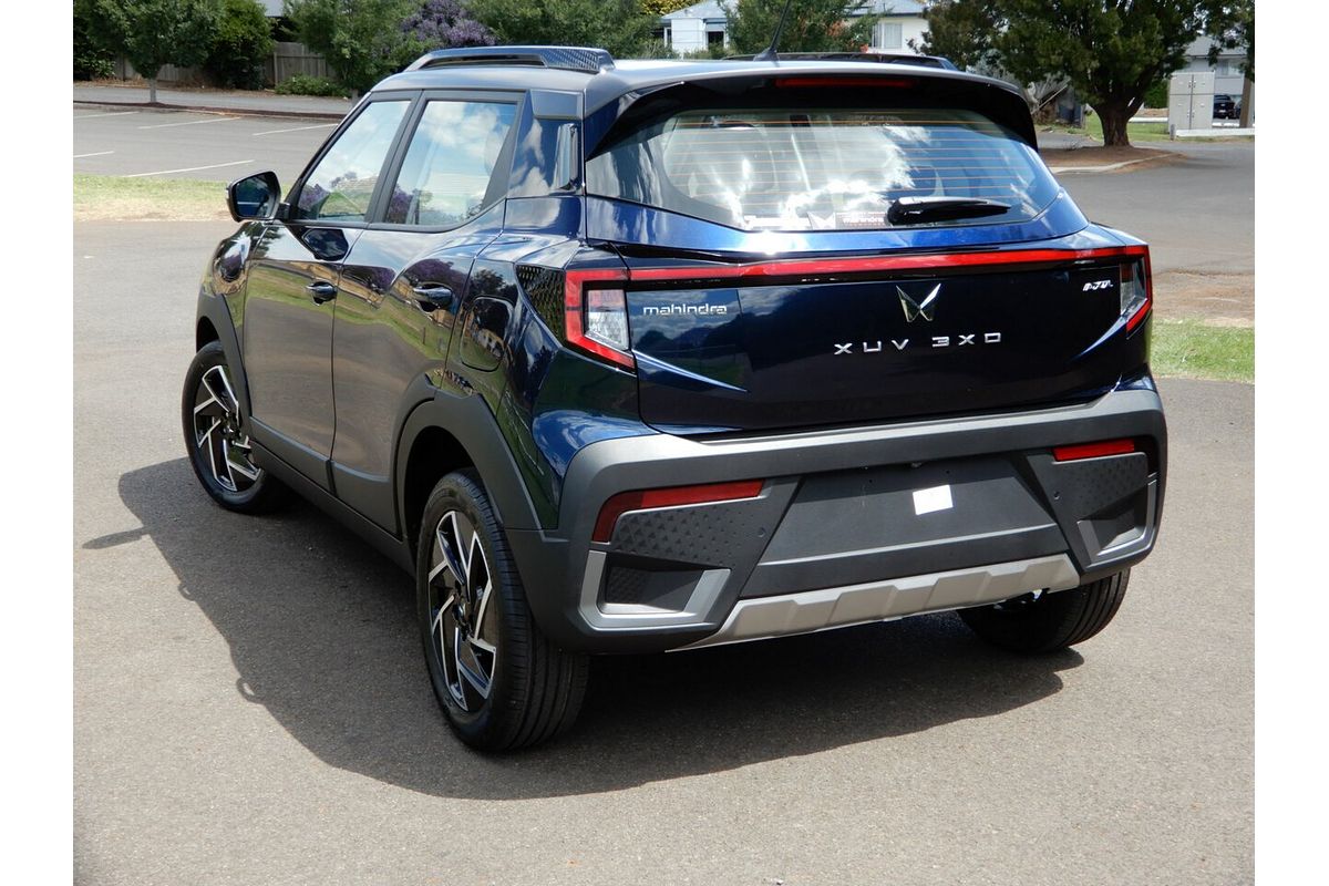 2025 Mahindra XUV 3XO AX7L