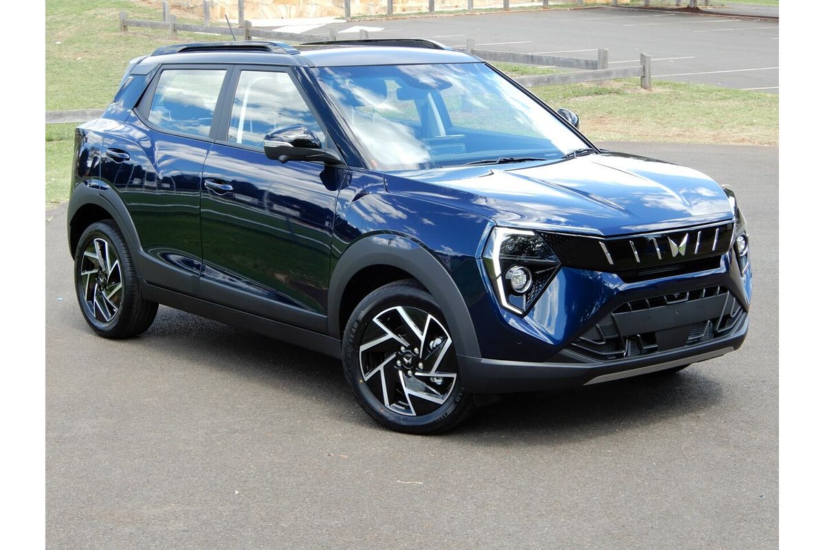 2025 Mahindra XUV 3XO AX7L