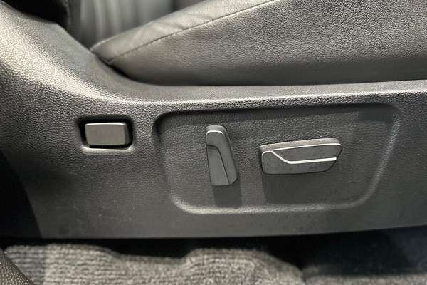 2024 Isuzu MU-X LS-T