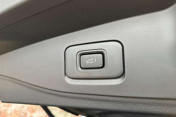 2024 Isuzu MU-X LS-T