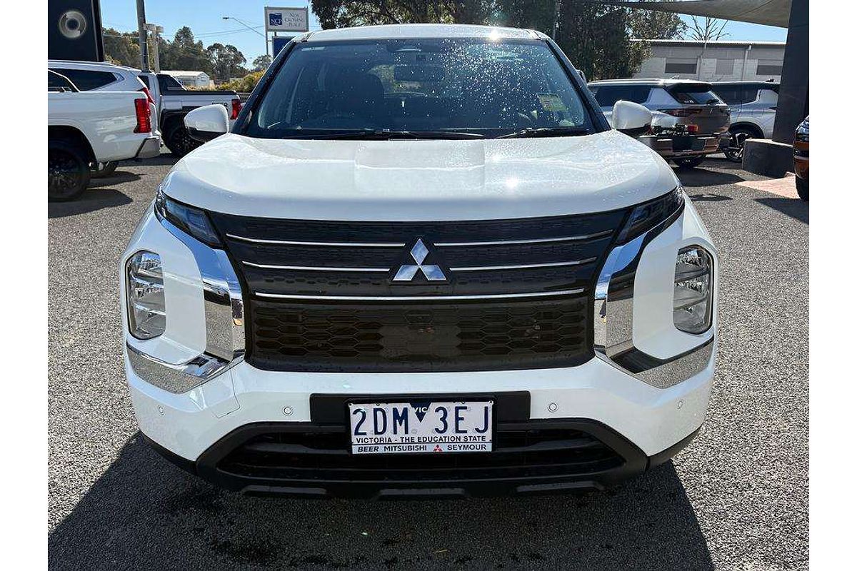 2025 Mitsubishi Outlander ES ZM