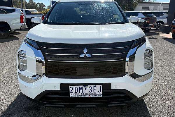 2025 Mitsubishi Outlander ES ZM