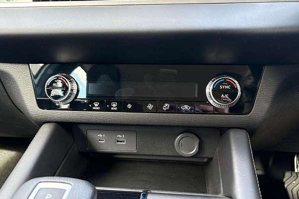 2025 Mitsubishi Outlander ES ZM