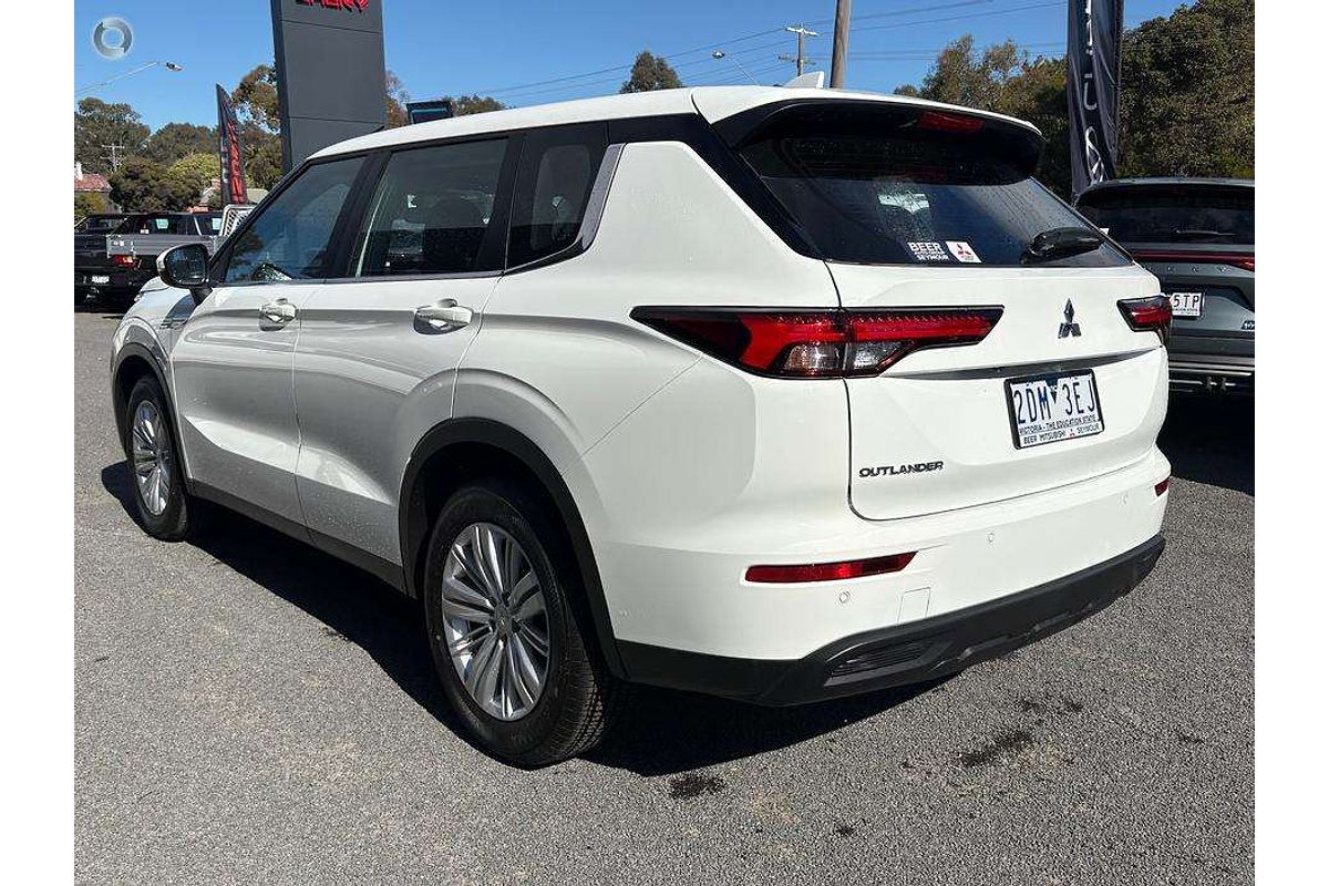 2025 Mitsubishi Outlander ES ZM