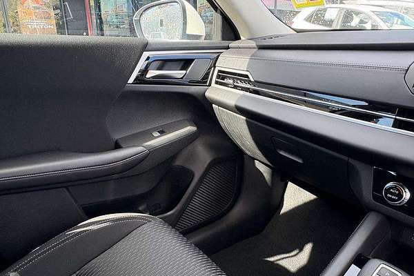 2025 Mitsubishi Outlander ES ZM