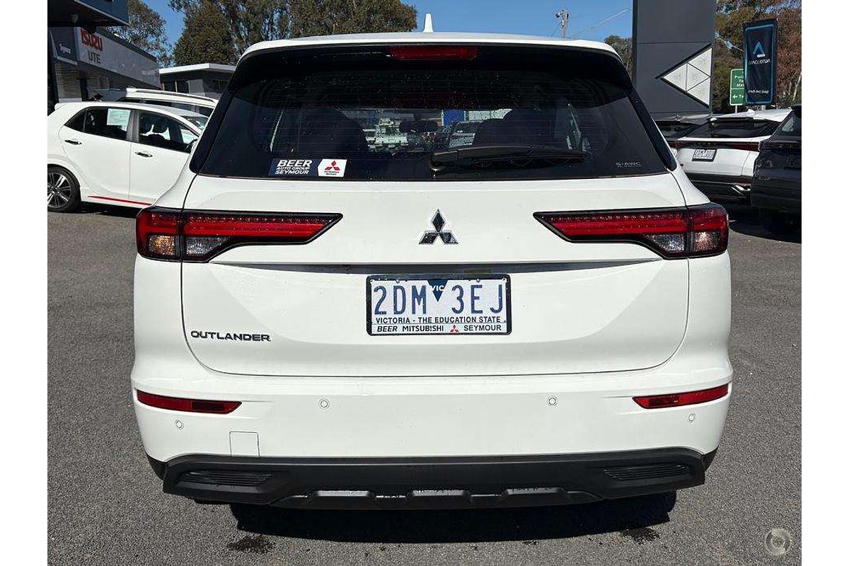 2025 Mitsubishi Outlander ES ZM