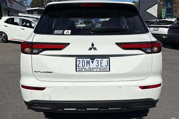 2025 Mitsubishi Outlander ES ZM