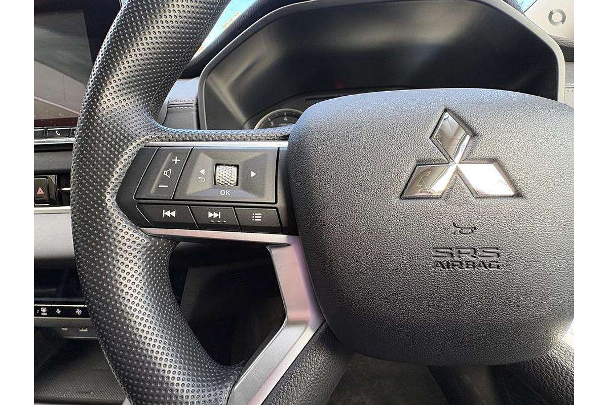 2025 Mitsubishi Outlander ES ZM