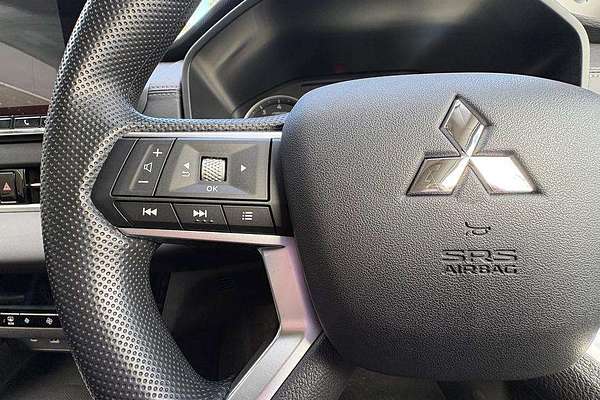 2025 Mitsubishi Outlander ES ZM