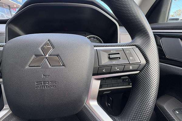 2025 Mitsubishi Outlander ES ZM