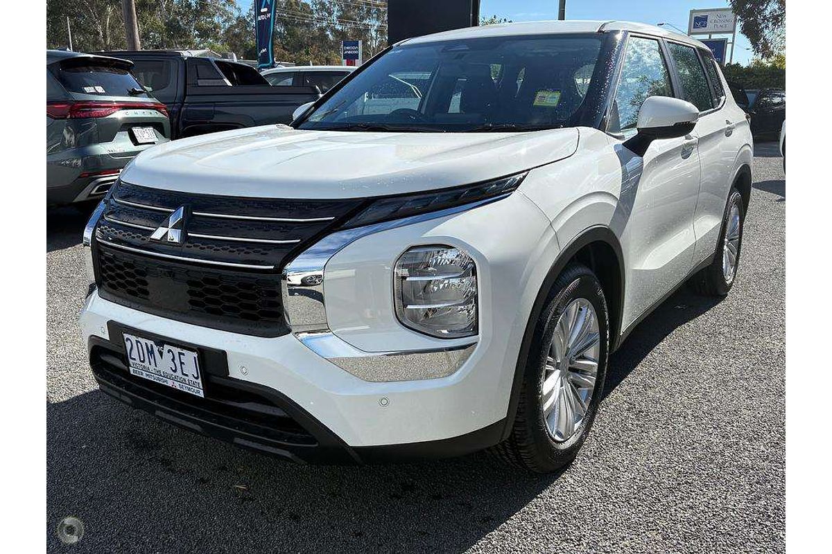 2025 Mitsubishi Outlander ES ZM