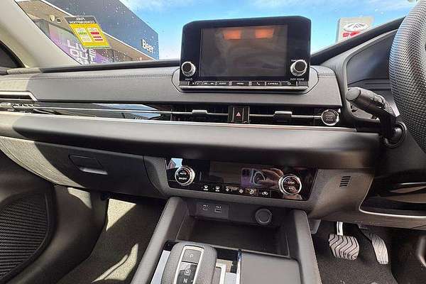 2025 Mitsubishi Outlander ES ZM