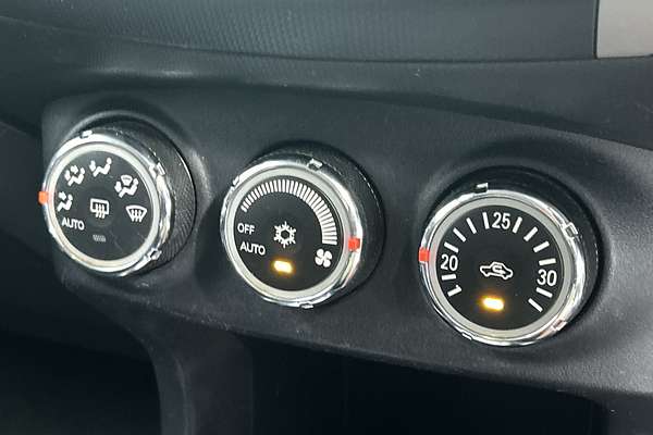 2012 Mitsubishi Outlander XLS ZH