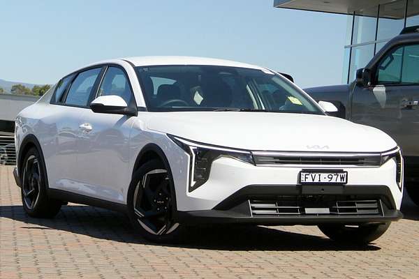 2025 Kia K4 Sport CL4m