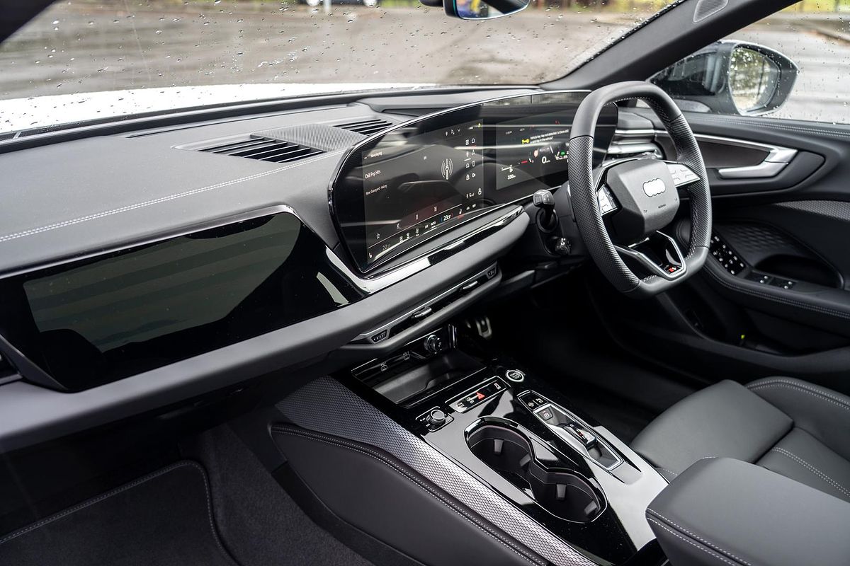 2025 Audi A5 TFSI 200kW S line B10