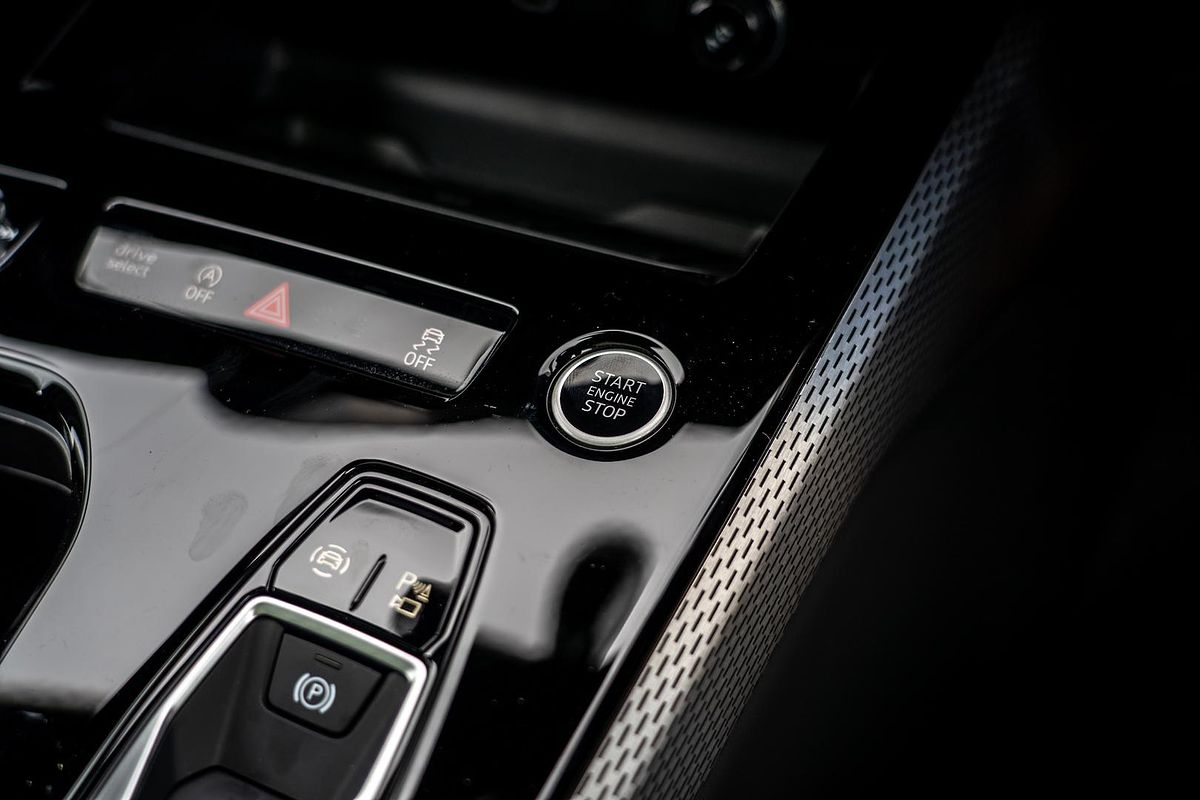 2025 Audi A5 TFSI 200kW S line B10