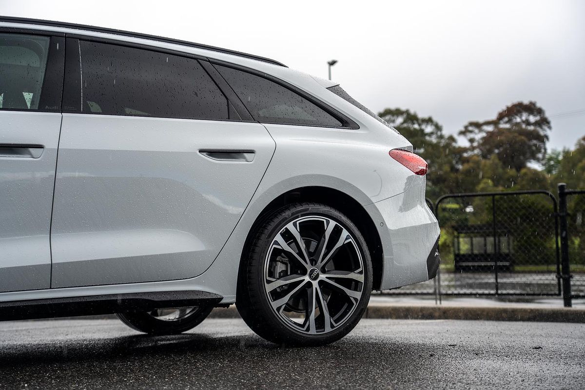 2025 Audi A5 TFSI 200kW S line B10