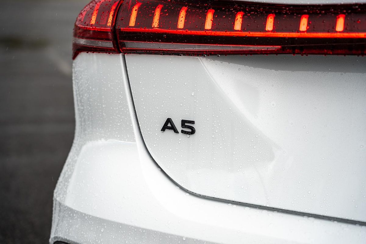 2025 Audi A5 TFSI 200kW S line B10