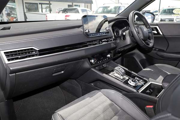 2024 Mitsubishi Outlander LS ZM