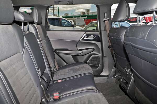 2024 Mitsubishi Outlander LS ZM