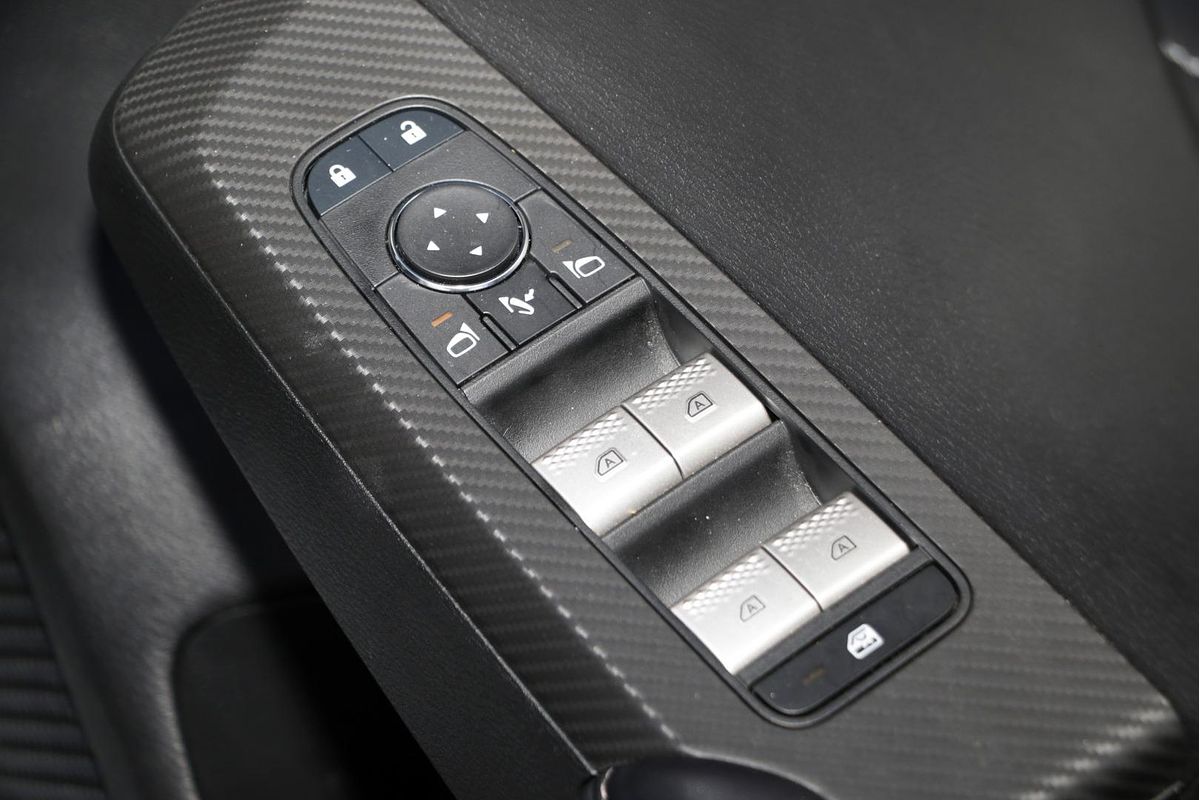 2024 Mitsubishi Outlander LS ZM