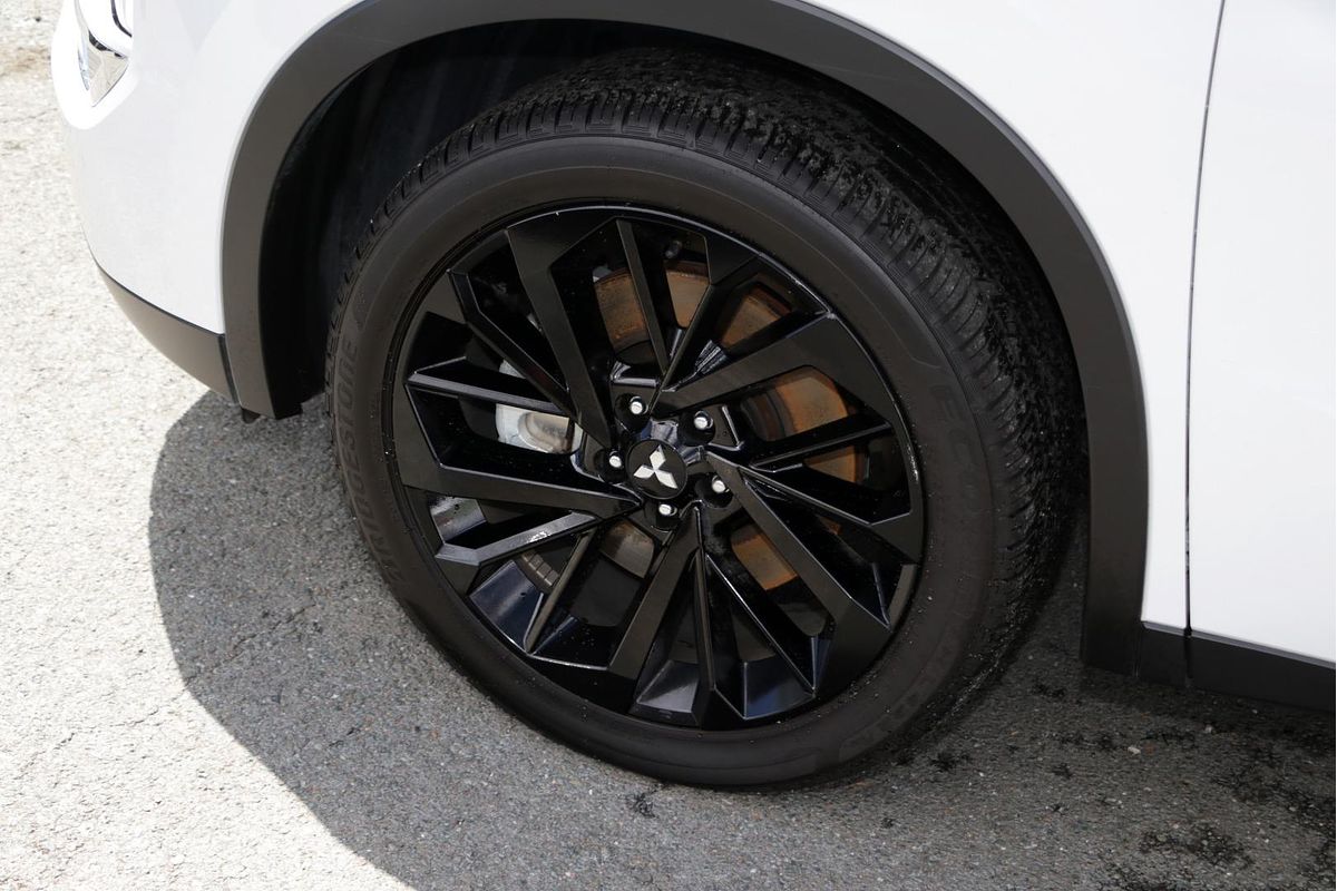 2024 Mitsubishi Outlander LS ZM