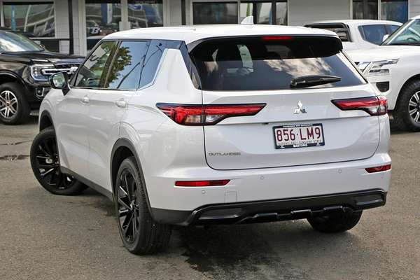 2024 Mitsubishi Outlander LS ZM