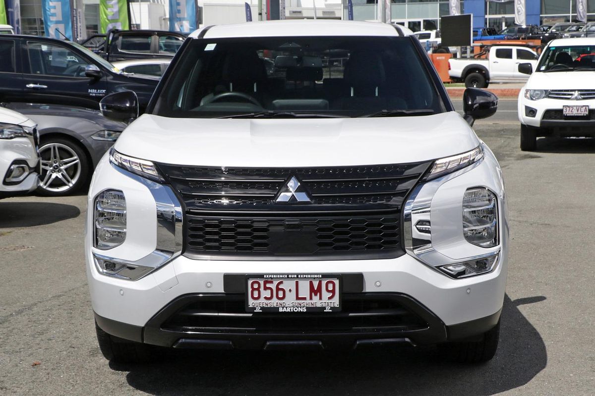 2024 Mitsubishi Outlander LS ZM