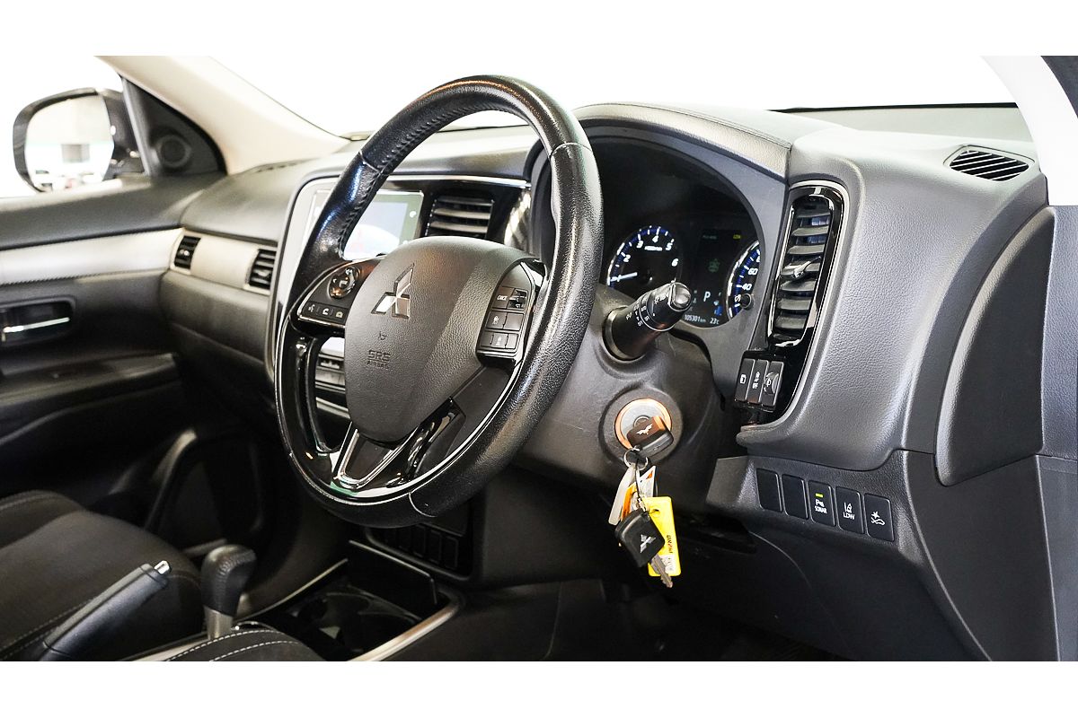 2016 Mitsubishi Outlander LS Safety Pack ZK