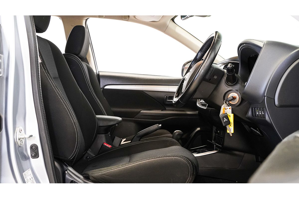 2016 Mitsubishi Outlander LS Safety Pack ZK