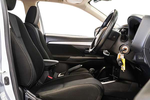 2016 Mitsubishi Outlander LS Safety Pack ZK