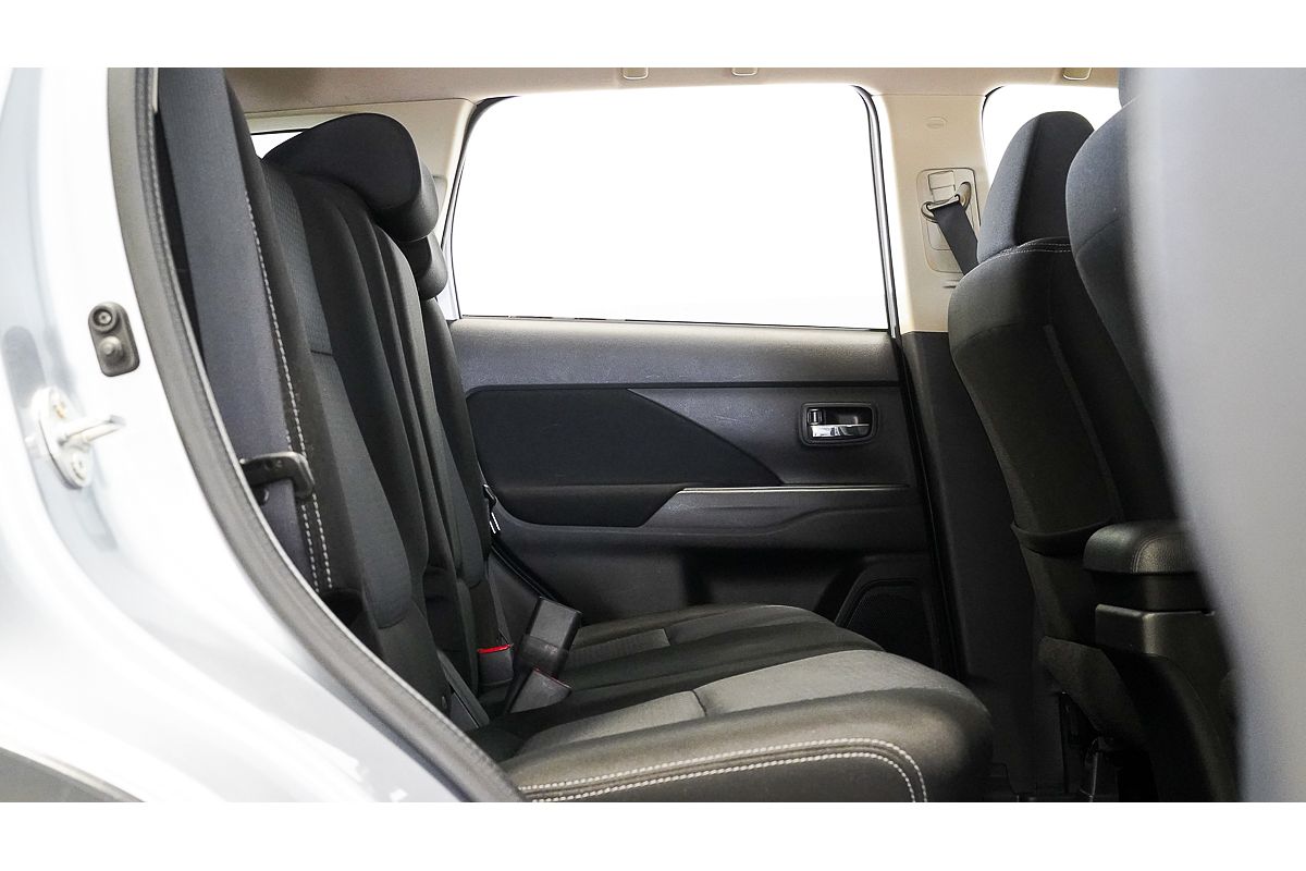 2016 Mitsubishi Outlander LS Safety Pack ZK