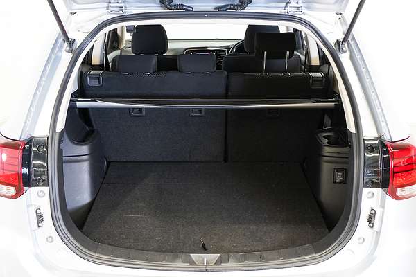 2016 Mitsubishi Outlander LS Safety Pack ZK