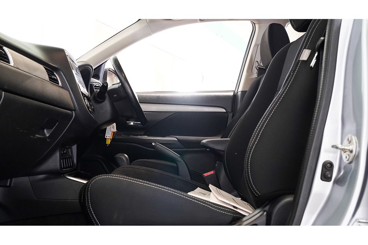 2016 Mitsubishi Outlander LS Safety Pack ZK