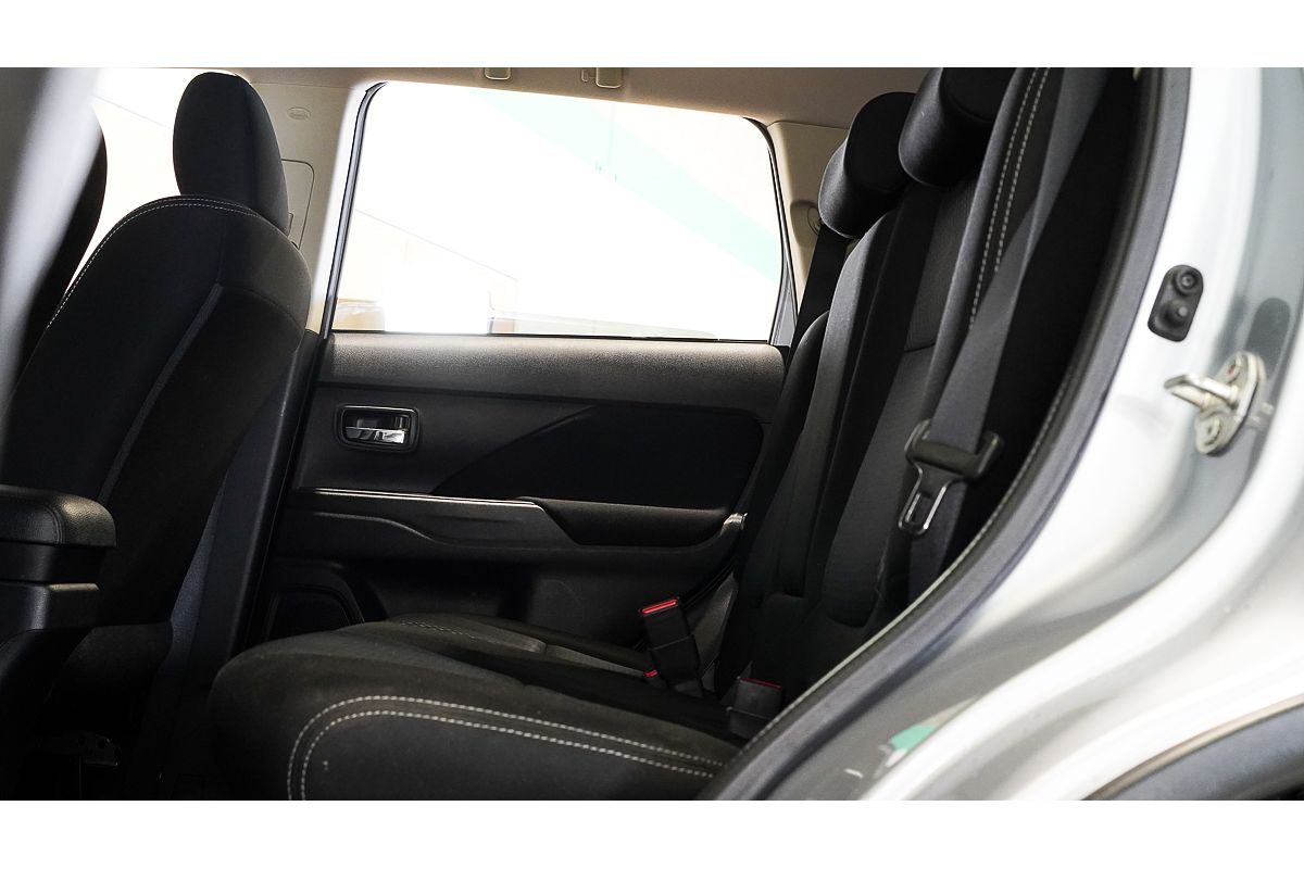 2016 Mitsubishi Outlander LS Safety Pack ZK