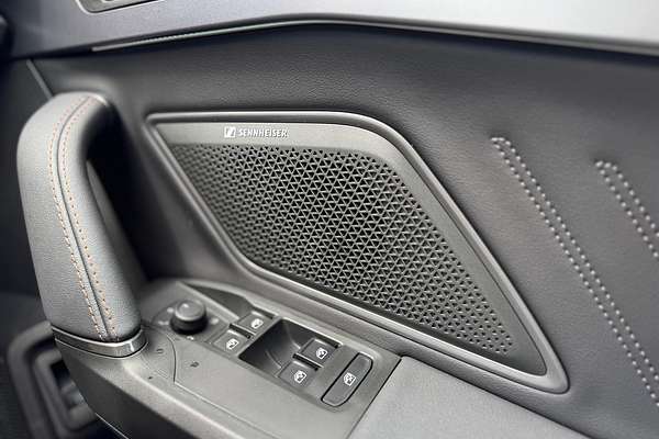 2025 CUPRA Leon VZe KL