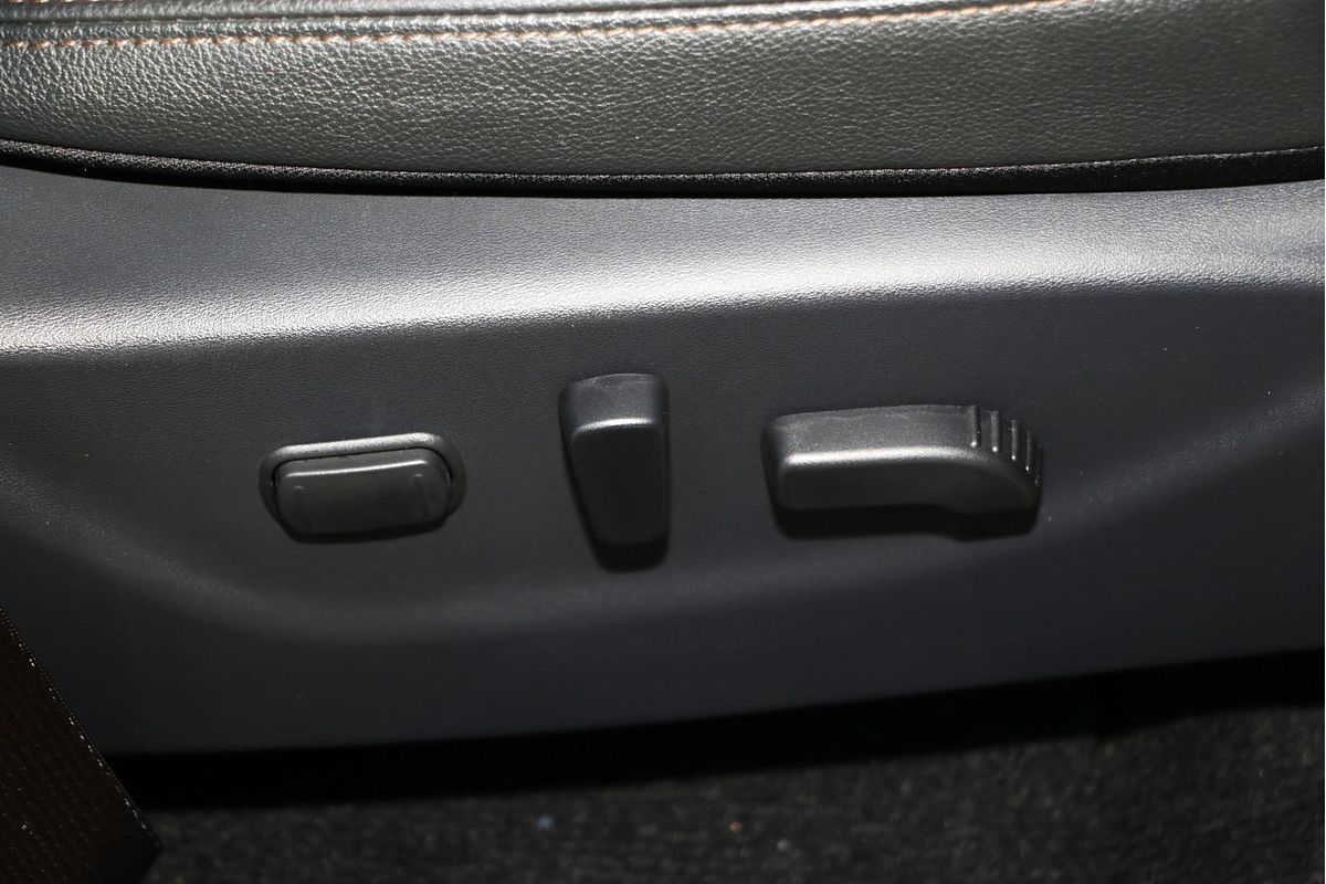 2025 Nissan Navara ST-X D23 4X4