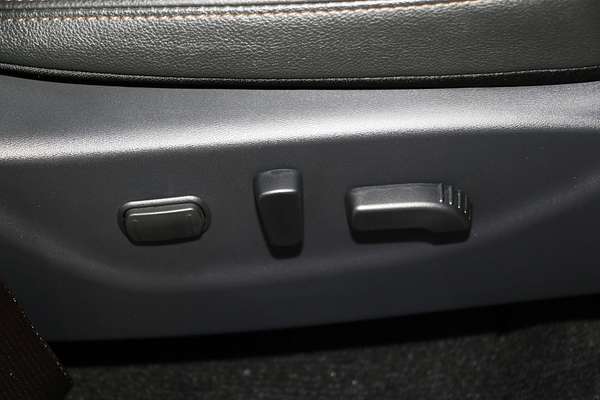 2025 Nissan Navara ST-X D23 4X4