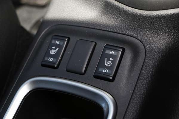 2025 Nissan Navara ST-X D23 4X4