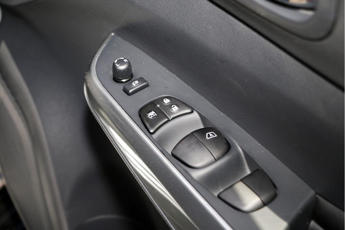 2025 Nissan Navara ST-X D23 4X4