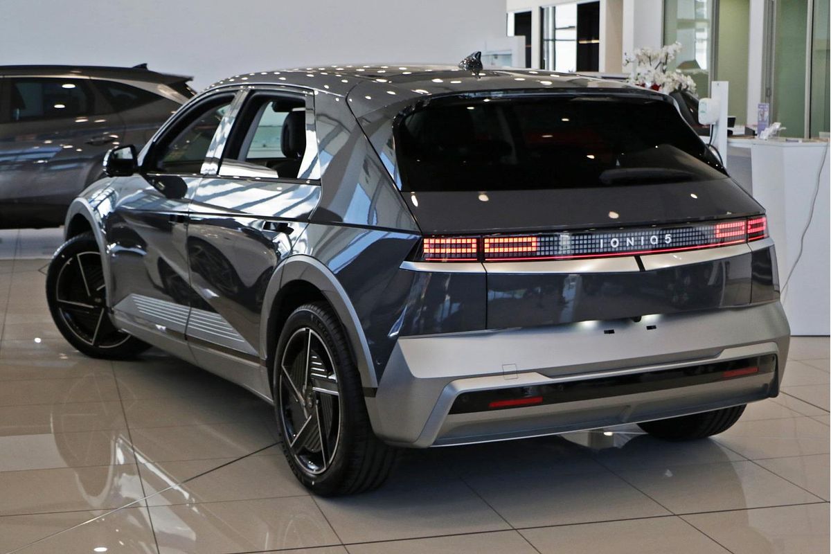 2025 Hyundai IONIQ 5 DYNAMIQ NE.V5