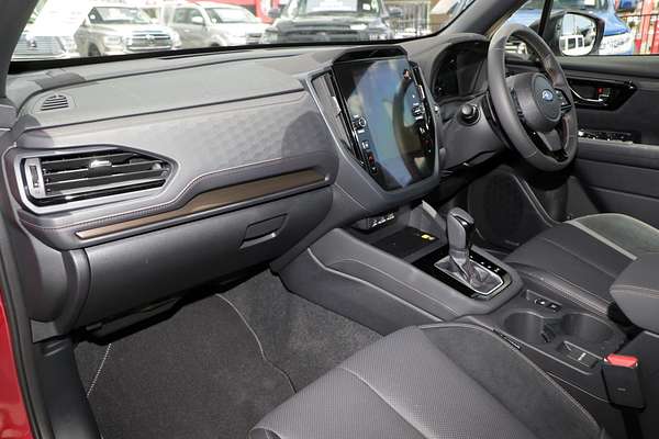 2025 Subaru Forester Hybrid Touring S6