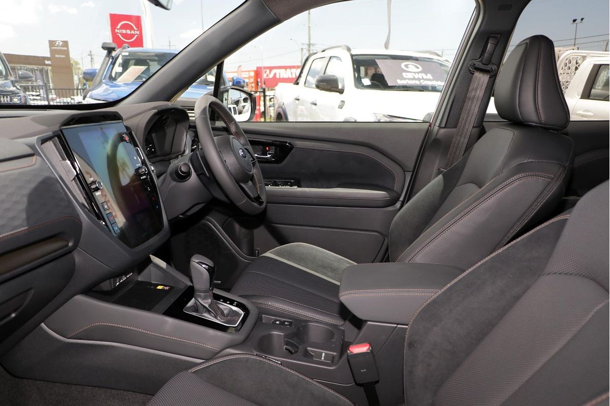 2025 Subaru Forester Hybrid Touring S6