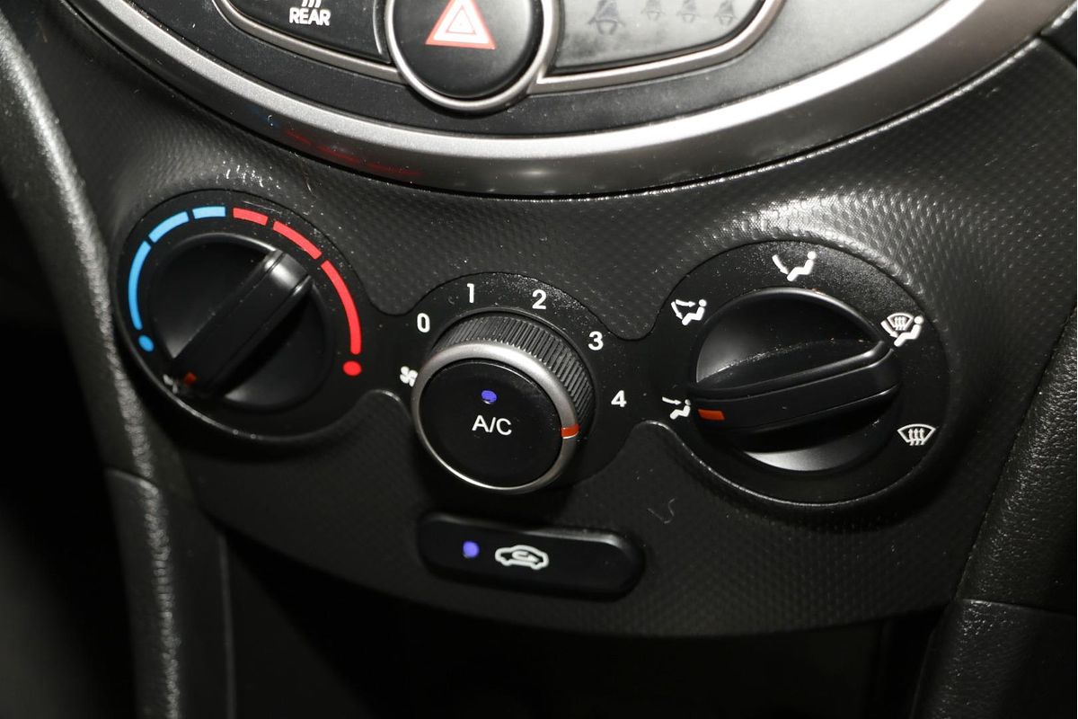 2016 Hyundai Accent Active RB4